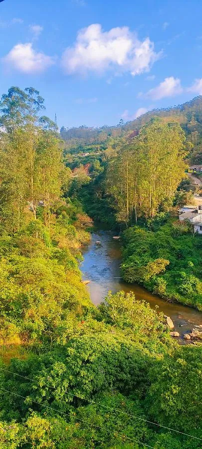 Hotel Emerald Inn Munnar